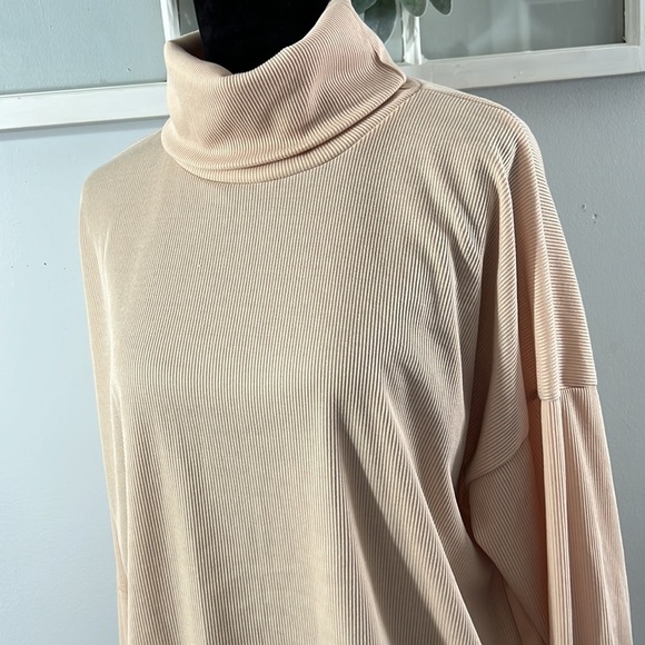 La Mode Cream Beige Lightweight Ribbed High Neck Turtle Neck Blouse size 2XL NWT - Picture 5 of 8